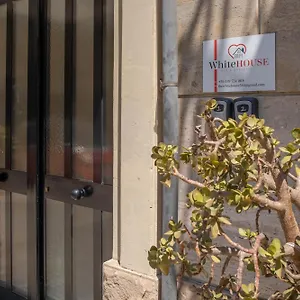 whitehouse-lecce.lecce-hotels.com/